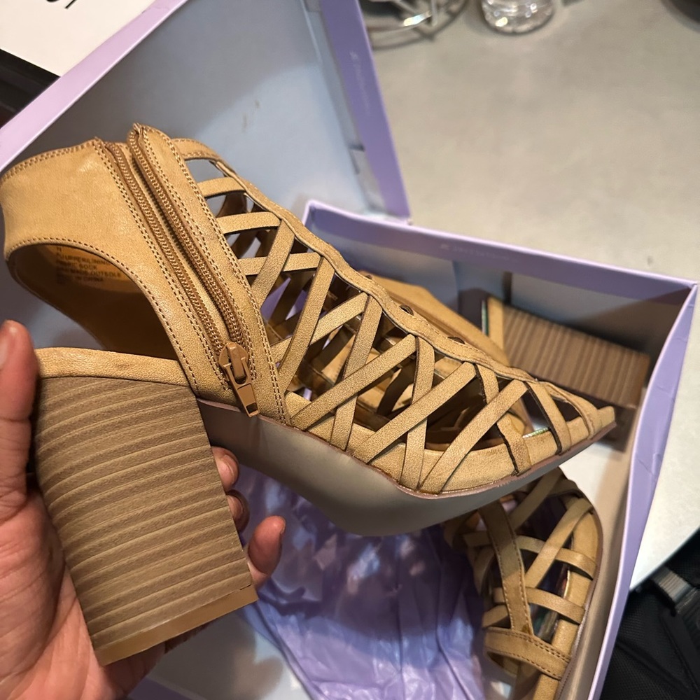 Maiden girl boots